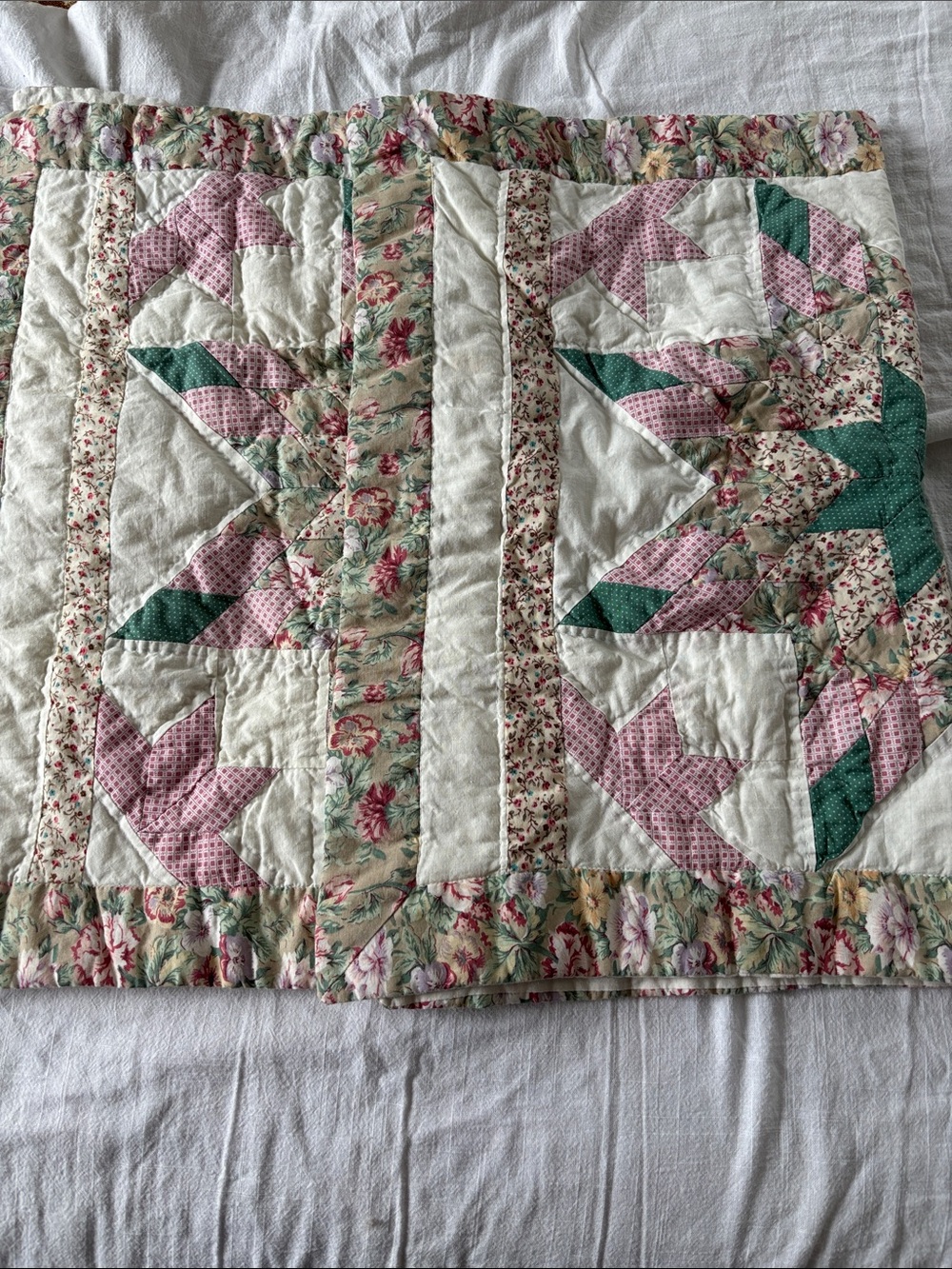 Set of 2 quilted pillow shams,green star center,pastels,cotton, zip close,29x23”